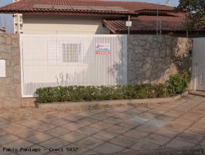 Casa para Venda, em Três Lagoas, bairro Centro, 4 dormitórios, 2 banheiros, 2 suítes, 5 vagas